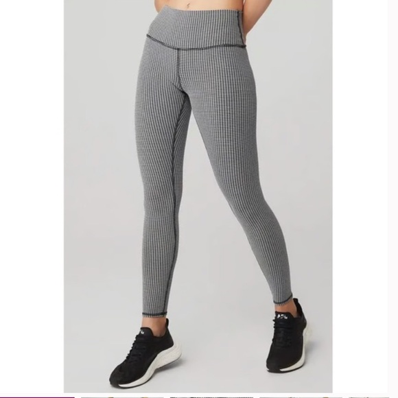ALO Yoga High-Waist Micro Houndstooth Legging - Picture 1 of 8